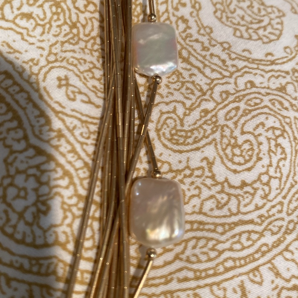 Pretty gold multi stranded necklace with mother of Pearl stones - Picture 2 of 3